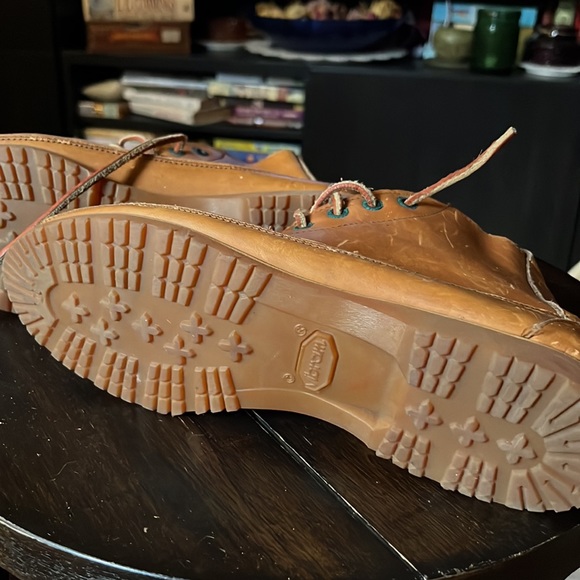 Vintage JCrew Tan ankle Moccasins - size 7- would best fit a 6 comfortably. - Picture 3 of 8